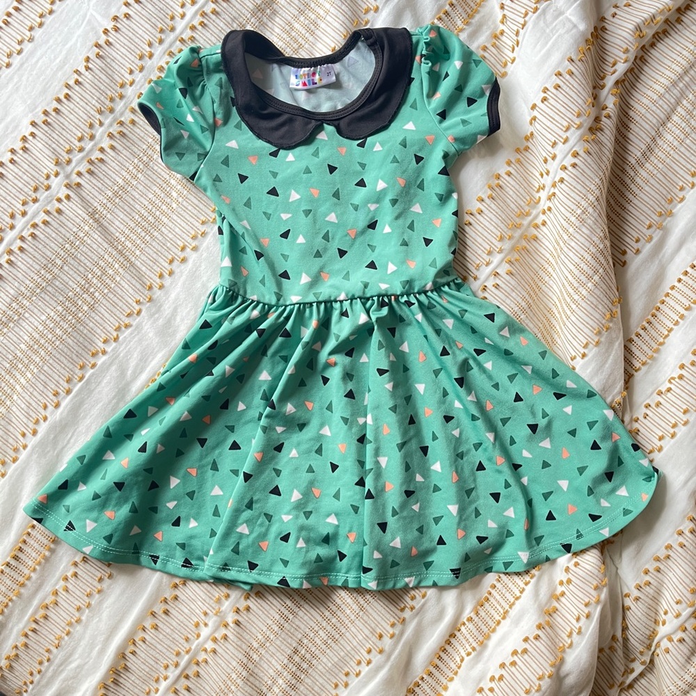 Dot Dot Smile - Toddler Green Triangle Print Dress with Peter Pan Collar